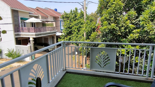 Sewa Rumah Hoek di Beji, Depok image 2