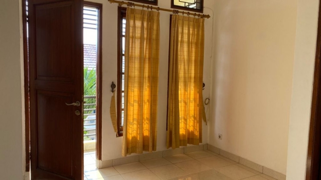 Sewa Rumah Lingkungan Asri Siap Huni Di Cinere image 2
