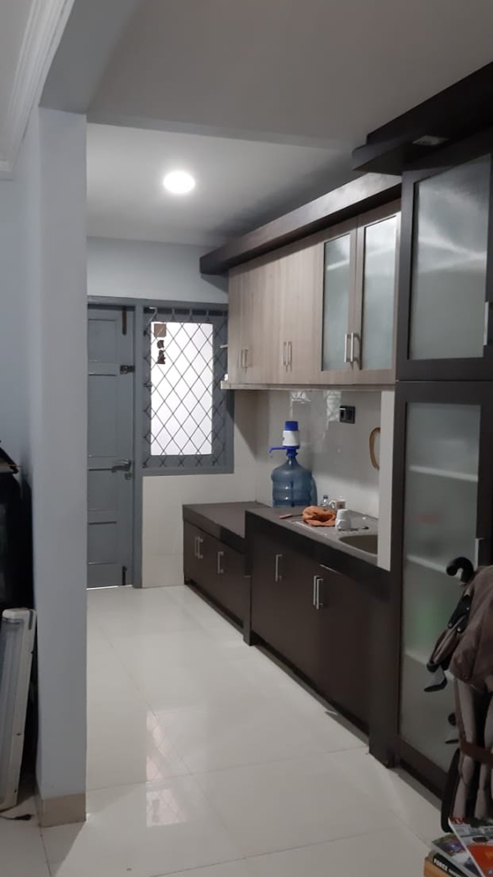 Sewa Rumah dengan Kondisi Baik dan Menarik di Cinere Raya