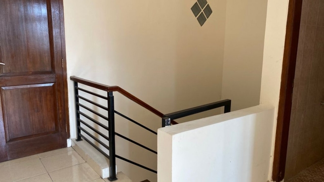 Sewa Rumah Lingkungan Asri Siap Huni Di Cinere image 4