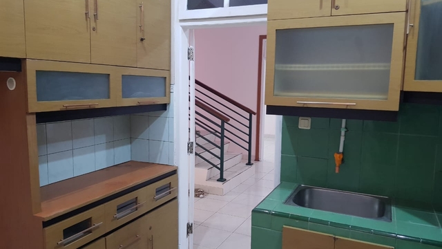 Sewa Rumah Siap Huni Bangunan Terawat Di Cinere image 6