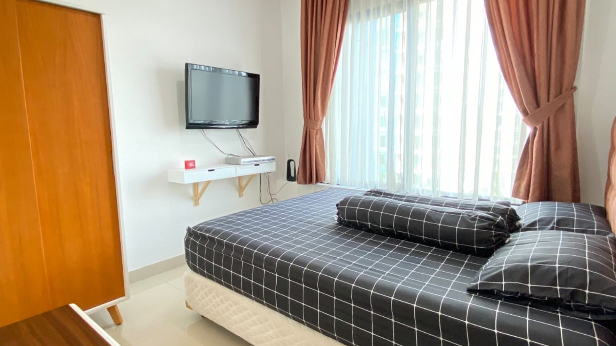 Sewa Clean & Cozy 2BR Apartment Unit at Hampton's Park Cilandak