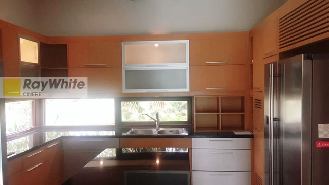 Sewa Rumah dalam town house di Kemang image 2