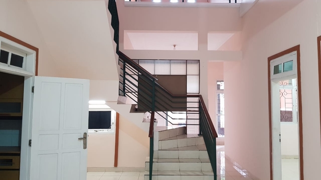 Sewa Rumah Siap Huni Bangunan Terawat Di Cinere image 5