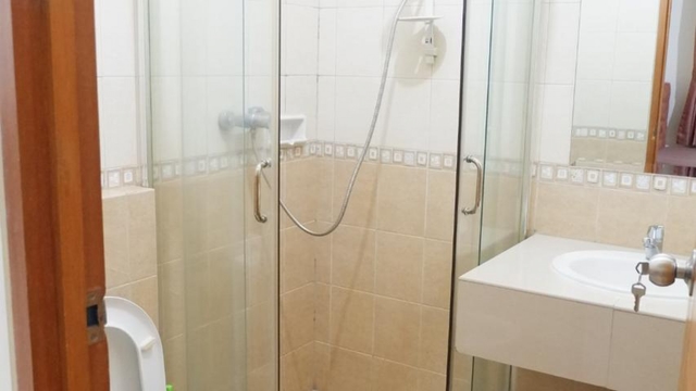 Sewa Clean & Cozy 2BR Apartment Unit at Hampton's Park Cilandak image 3
