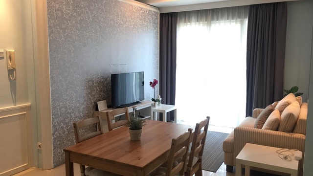 Sewa Apartemen Hamptons Park image 3
