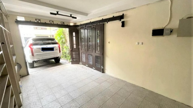 Sewa Rumah Modern Terawat Lokasi Bagus Di Pondok Indah image 5