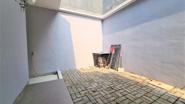 Sewa Rumah Lingkungan Asri Lokasi Strategis Siap Huni Di Cinere image 6